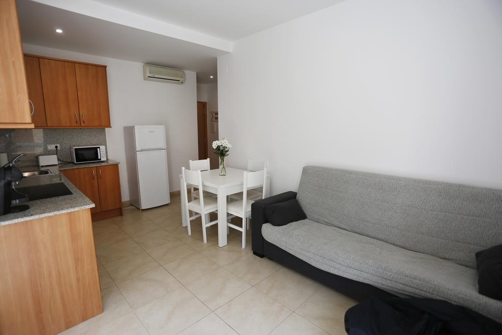 Apartaments Claudia Reus Esterno foto