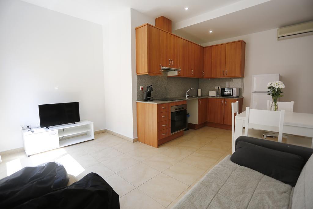 Apartaments Claudia Reus Esterno foto